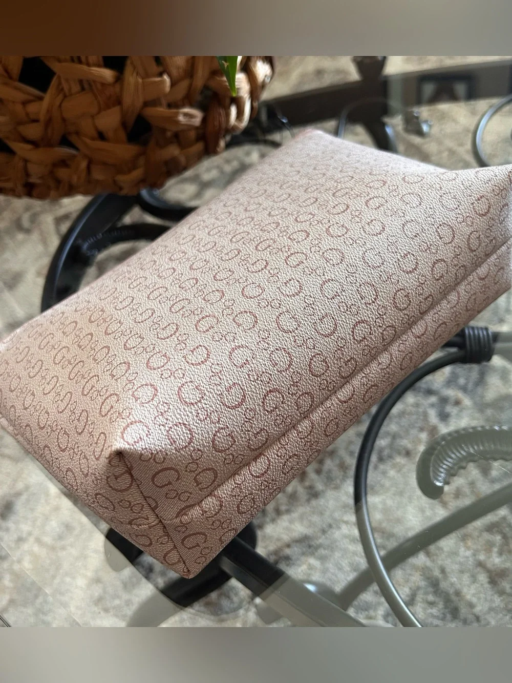 GUESS Evanston Cosmetic Travel Makeup Pouch